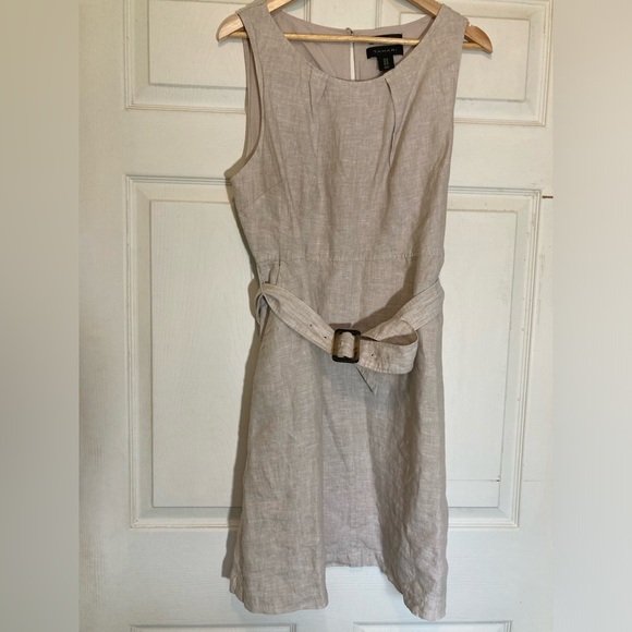 Tahari Dresses & Skirts - Elegant Beige Sleeveless Dress, Tahari, size 10, excellent condition
